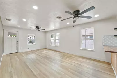 2520 Dell Street, Fort Worth, TX 76111 - Photo 6
