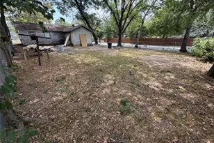 327 W Hester St, Sherman, TX 75090 - Photo 24