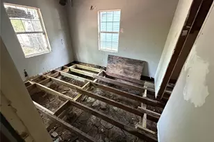 327 W Hester St, Sherman, TX 75090 - Photo 12
