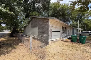 327 W Hester St, Sherman, TX 75090 - Photo 20
