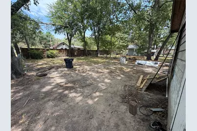 327 W Hester Street, Sherman, TX 75090 - Photo 22