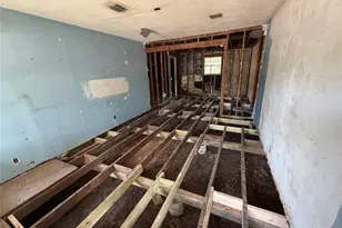 327 W Hester St, Sherman, TX 75090 - Photo 4