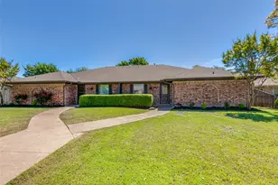2822 Clear Springs Dr, Plano, TX 75075 - Photo 2