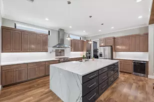 211 Shahan Dr, Shady Shores, TX 76208 - Photo 10