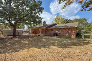 417 W McCart St, Krum, TX 76249 - Photo 20