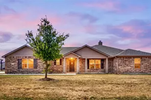 6335 Brookcrest, Godley, TX 76044 - Photo 2