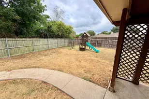 7102 Lyons Rd, Garland, TX 75043 - Photo 28