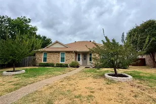 7102 Lyons Rd, Garland, TX 75043 - Photo 2