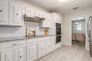 400 Mountain Valley Blvd, Joshua, TX 76058 - Photo 10