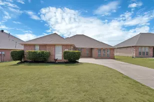 1800 Buena Vista Dr, Denton, TX 76210 - Photo 1