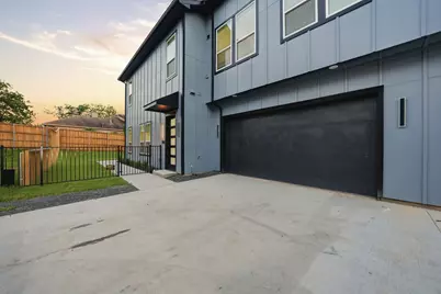 310 E 7th Street, Dallas, TX 75203 - Photo 2