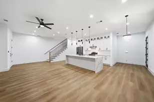 310 E 7th St, Dallas, TX 75203 - Photo 14