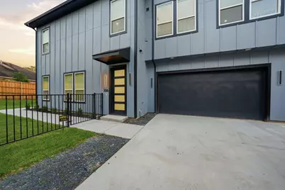 310 E 7th Street, Dallas, TX 75203 - Photo 1