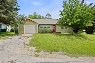 107 S Flower Ln, Chico, TX 76431 - Photo 6