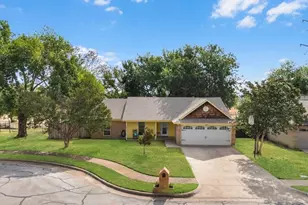 3032 Oak Valley Dr, Bedford, TX 76021 - Photo 2