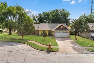 3032 Oak Valley Dr, Bedford, TX 76021 - Photo 1