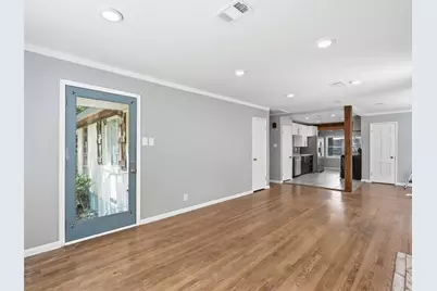 911 Reverchon Drive, Dallas, TX 75211 - Photo 6