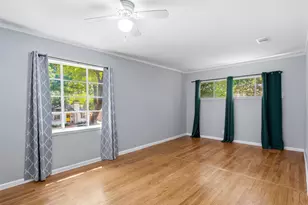 911 Reverchon Dr, Dallas, TX 75211 - Photo 14