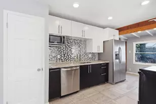 911 Reverchon Dr, Dallas, TX 75211 - Photo 8