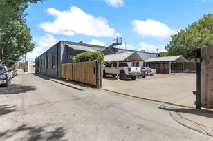 215 N Walton St, Dallas, TX 75226 - Photo 16