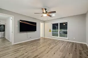 1801 Green Oaks Dr, Irving, TX 75061 - Photo 24