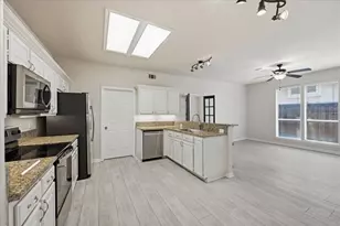 2203 Meadowstone Dr, Carrollton, TX 75006 - Photo 12