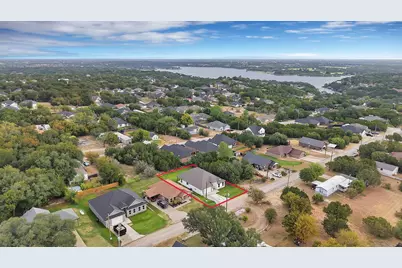 2210 San Saba Court, Granbury, TX 76048 - Photo 4
