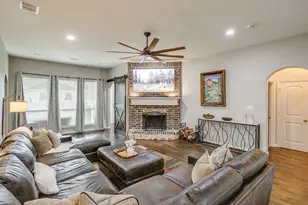 2721 Buffalo Run, Burleson, TX 76028 - Photo 2