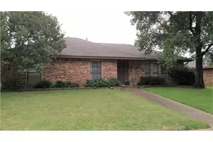 1217 River Oaks Dr, Flower Mound, TX 75028 - Photo 2