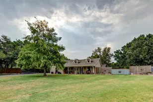 3805 Berry Hill Ct, Flower Mound, TX 75028 - Photo 4