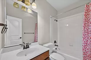 7863 Liverpool Ln, Irving, TX 75063 - Photo 18