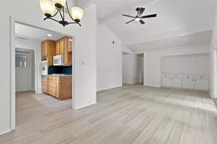 820 E Windsor Dr, Denton, TX 76209 - Photo 8