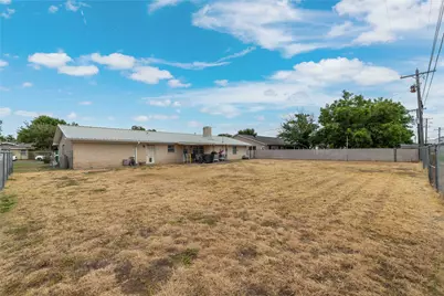 1607 Earl Street, Goldthwaite, TX 76844 - Photo 24