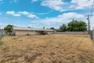 1607 Earl St, Goldthwaite, TX 76844 - Photo 24
