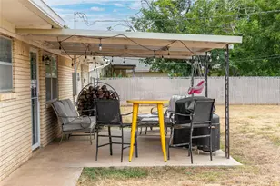 1607 Earl St, Goldthwaite, TX 76844 - Photo 26