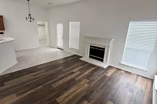 3860 Gillespie Dr, Carrollton, TX 75010 - Photo 6