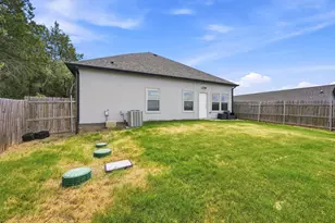 922 Pecos River Dr, Granbury, TX 76048 - Photo 22