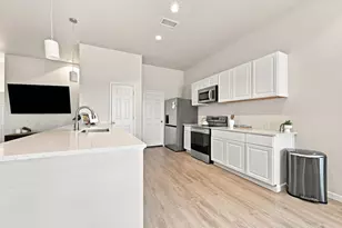 922 Pecos River Dr, Granbury, TX 76048 - Photo 6
