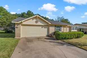 721 Pawnee Trail, Hewitt, TX 76643 - Photo 2