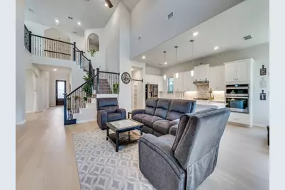 2094 Creekbluff Circle, Lewisville, TX 75010 - Photo 4