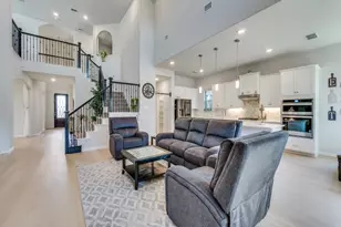 2094 Creekbluff Cir, Lewisville, TX 75010 - Photo 4