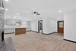 11360 Drummond Dr, Dallas, TX 75228 - Photo 14