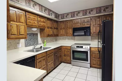 1425 Palmnold Circle W, Fort Worth, TX 76120 - Photo 8