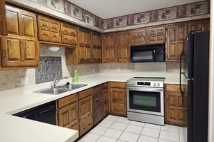 1425 Palmnold Cir W, Fort Worth, TX 76120 - Photo 8