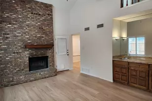 1425 Palmnold Cir W, Fort Worth, TX 76120 - Photo 2
