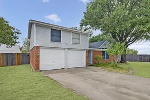 6401 Greenfield Ct, Watauga, TX 76148 - Photo 4