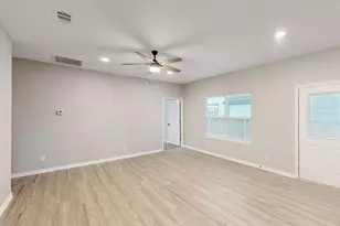1938 Nomas St, Dallas, TX 75212 - Photo 8