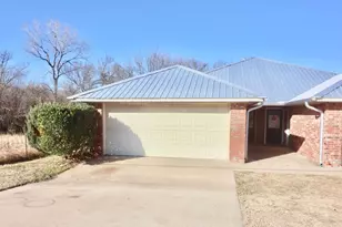 1124 W Spring St, Weatherford, TX 76086 - Photo 1