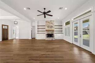 324 Stone Manor Dr, McGregor, TX 76657 - Photo 8