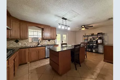 1333 Springlake Drive, Dallas, TX 75217 - Photo 4